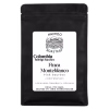 Colombia Finca Moteblanco Rodrigo Sanchez_ Haimoo Roasteryn tyylikäs musta kahvipussi jossa on Colombia Finca Monteblanco etiketti. Kyseessä on innovatiivinen kylmäfermentoitu erikoiskahvi jonka makuprofiilissa on limonadia vadelmaa ja hibiskusta.